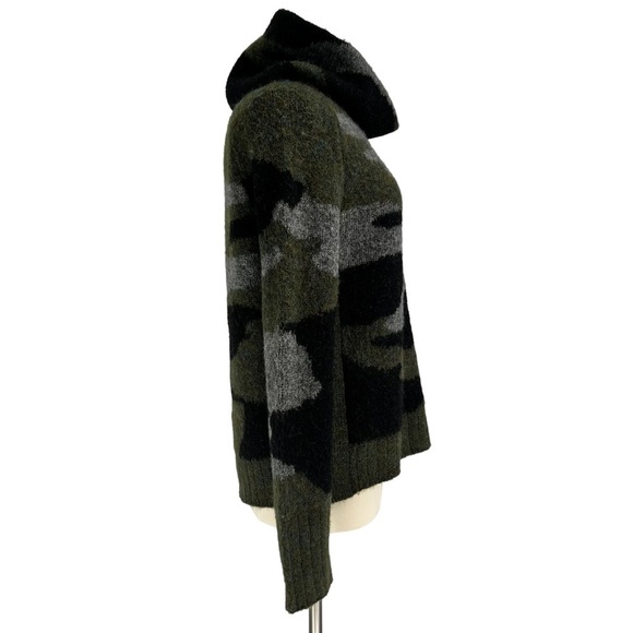 RD STYLE Ezra Camo Turtleneck Sweater - Picture 4 of 8